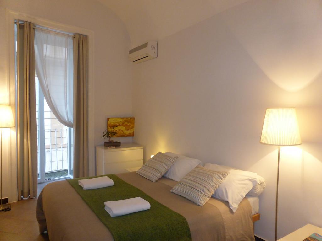 Ibed Napoli B&B Bilik gambar