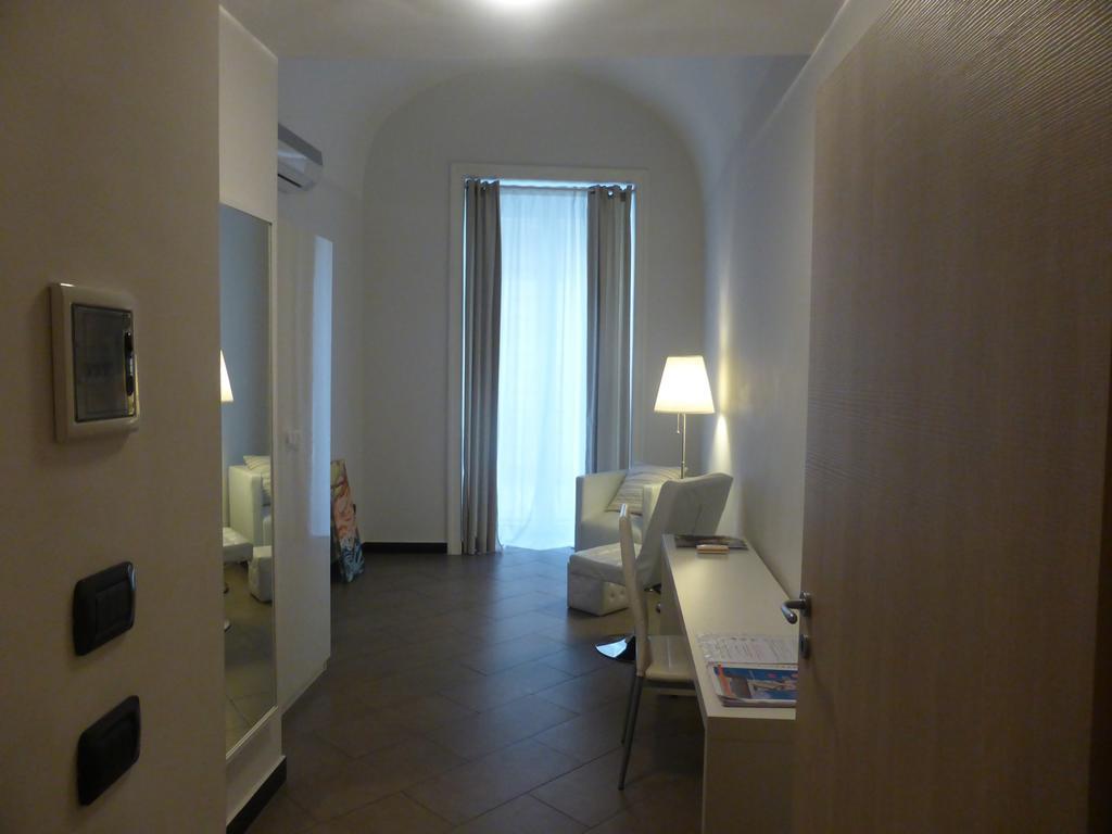 Ibed Napoli B&B Bilik gambar